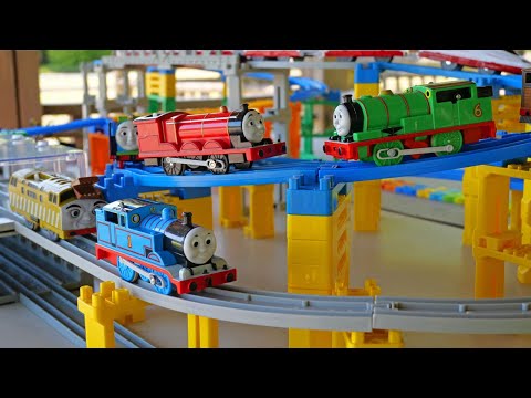 Thomas the Tank Engine &amp; JR Shinkansen ☆Long Tunnel and Underpass Course♪