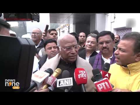 Delhi: Congress Flag Hoisted at AICC Office on 139th Foundation Day | News9