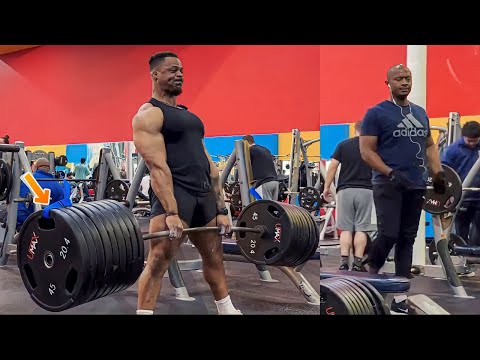 500 Kg Deadlifter Enters a Commercial Gym