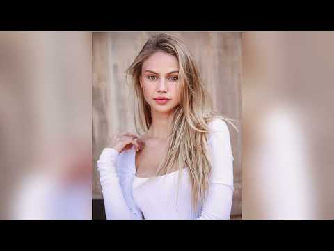 Scarlett Leithold , Insta Model , Bio Wiki , Body Positive , Big Size Model , Plus Size Model