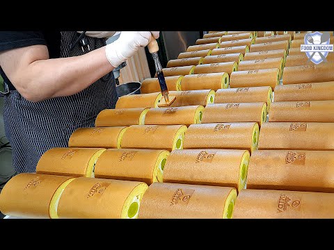 Very sweet! Making a roll cake filled with green grapes / Korean bakery cake