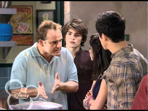 Wizards of Waverly Place - Alex Tells the World