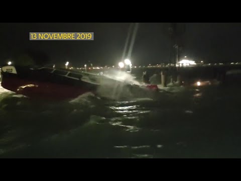 Venezia sott'acqua: i tre giorni che hanno fatto indignare il mondo