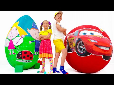 Max and Katy unboxing Giant toy surprise egg