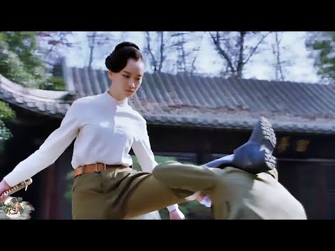 Female samurai provoked Chinese martial arts,angering the female Kung Fu master who beat her up.