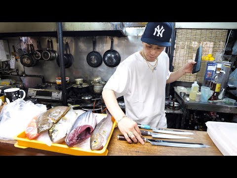 Managing a 20-seats restaurant by one person! Super owner of the late-nigh restaurant in Japan!