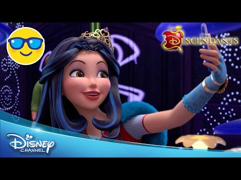 Descendants: Wicked World | King and Queen | Official Disney Channel UK