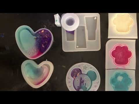 Resin making keychains (3 cat paws and Mickey Mouse) three cups