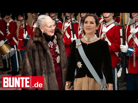 Margrethe &amp; Mary von D&auml;nemark - Pelz &amp; Samt: Beim Offiziers-Empfang recyceln sie ihre edlen Looks