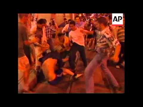 FRANCE: ST ETIENNE: FRENCH YOUTHS CLASH WITH ENGLISH SOCCER FANS