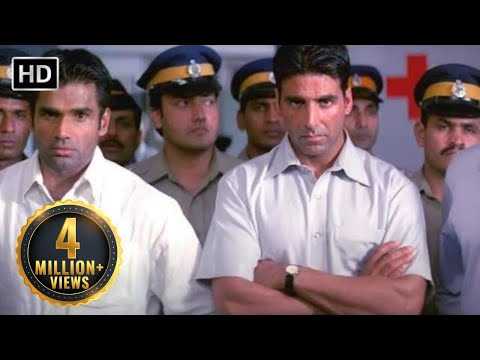 ये डंडा सरकार ने हमें डांडिया खेलने को नहीं दिया है | Back to Back Action Scene