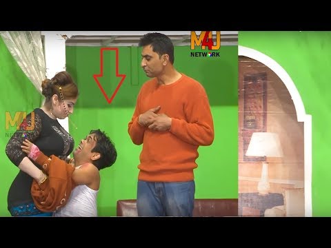 Vicky Kodu and Saira Mehar with Amjad Rana | full Stage Drama Khuch Tu Howa Hai | Comedy Clip 2019