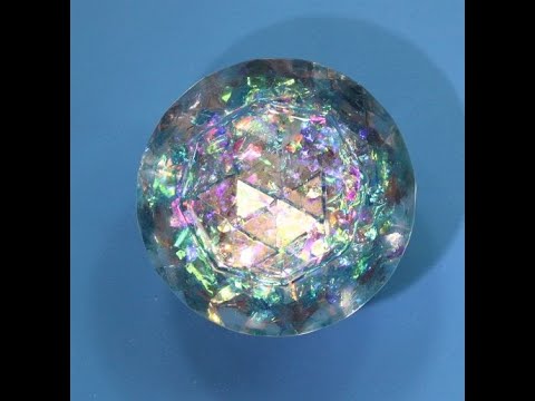 making an extra sparkly resin diamond