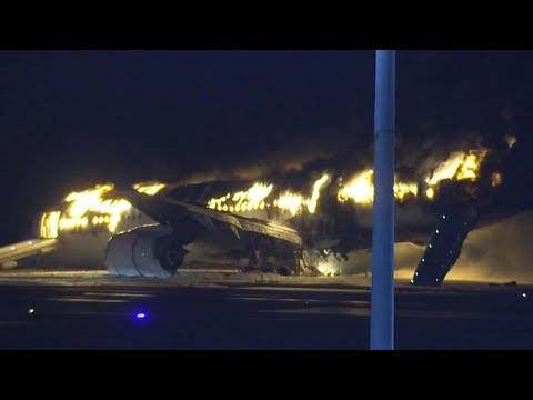 Japan plane fire | Raw video