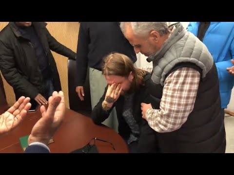 Norwegian Man Breaks Down after Accepting Islam