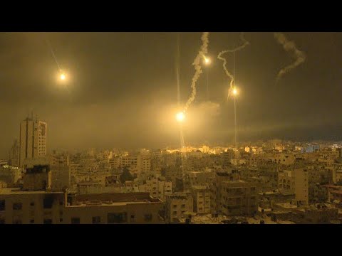 Israeli flares fill Gaza City's night sky | AFP