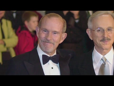 Tom Smothers, half of legendary comedic duo the Smothers Brothers, dies after cancer battle