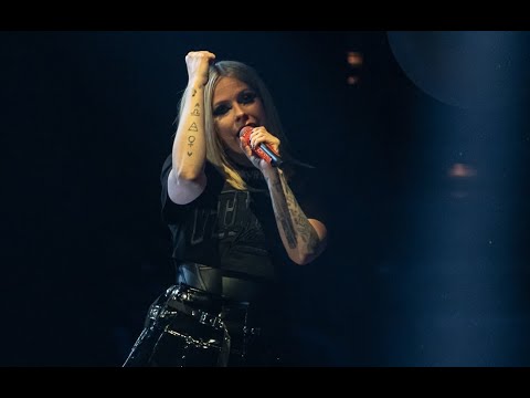 Avril Lavigne - Live in Offenbach, Germany 2023-04-18 - Love Sux Tour (Multicam + Pro audio)