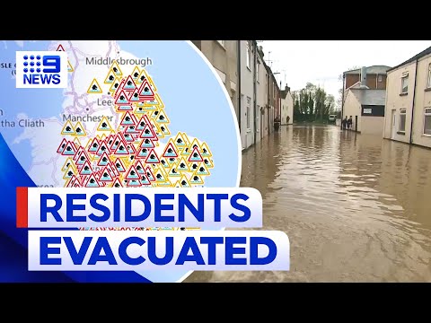 Thousands forced to evacuate after floods in England | 9 News Australia