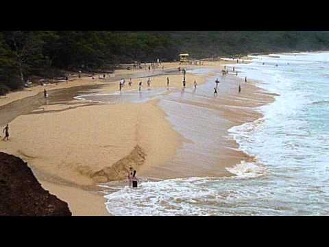 Dramatic footage of Big Beach BIG waves, Maui August 2011