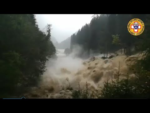 Alto Adige, torrenti a valle con la forza di una valanga: le immagini fanno paura