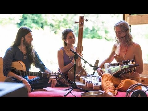 The Song of the Butterfly - Channeling medicine music 