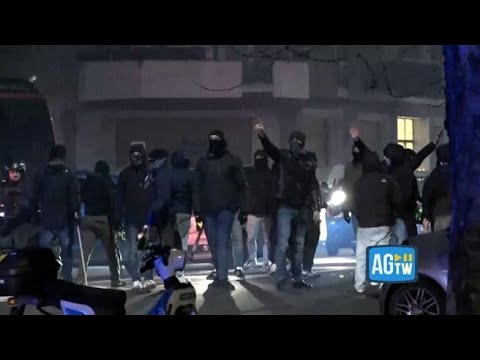 Derby Lazio-Roma, scontri fra ultr&agrave; giallorossi e polizia