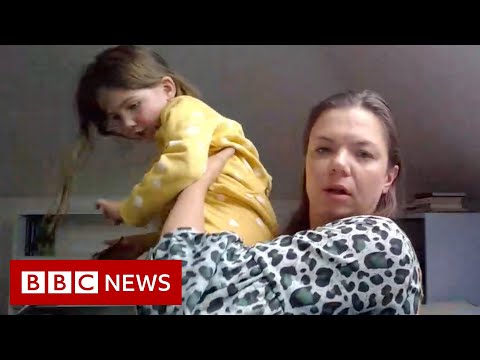 Child interrupts BBC News interview - BBC News