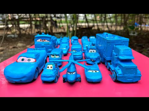 Clean up muddy minicars &amp; disney car convoys 🏎 🚗! Play in the garden