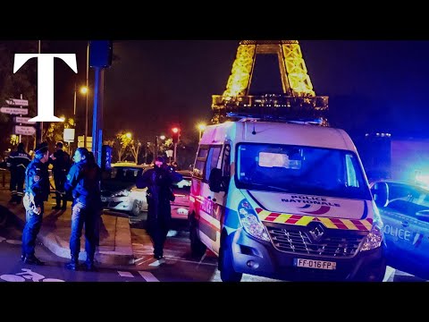 Man killed in hammer attack near Eiffel Tower