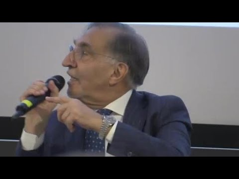 L&rsquo;ironia di La Russa: &laquo;Volevo fare il ministro dello Sport per schiacciare la Juve&raquo;