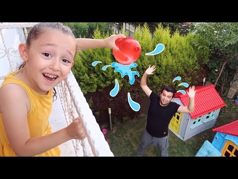 &Ouml;yk&uuml; and Dad Play the Garden, Kids Family fun - Oyuncak Avı