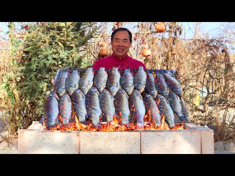 20 GRILLED FISH Piled up on Fresh Vegetables! Stewed in Chili! Burnt And Spicy | Uncle Rural Gourmet