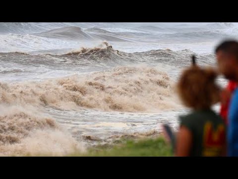 EN DIRECT - L'oeil du cyclone Belal &agrave; La R&eacute;union, premier d&eacute;c&egrave;s confirm&eacute;