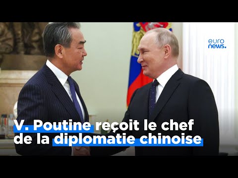 Vladimir Poutine re&ccedil;oit le chef de la diplomatie chinoise au Kremlin