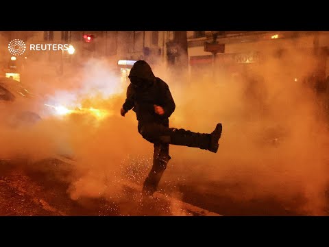 French pension protests block airport, set fires