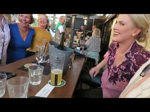 An afternoon with Dutch family in an Irish Pub in Australia, singing a Dutch song in English