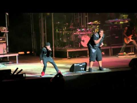 Justin Bieber- &amp;quot;Eenie Meenie (with Sean Kingston)&amp;quot; (HD) Live at the New York State Fair on 9-1-2010