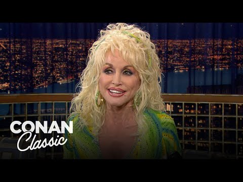 Dolly Parton Got Kicked Out Of A Hotel During Her First Trip To NYC | Late Night with Conan O&rsquo;Brien