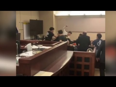 Video shows melee in Bexar County courtroom as murder suspect is attacked, beaten by victim&rsquo;s fa...