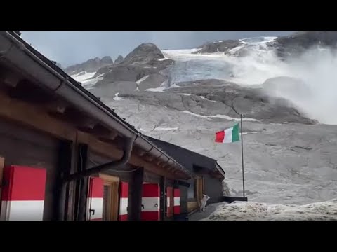 La valanga sulla Marmolada ripresa dal rifugio &amp;laquo;Capanna Ghiacciaio&amp;raquo;