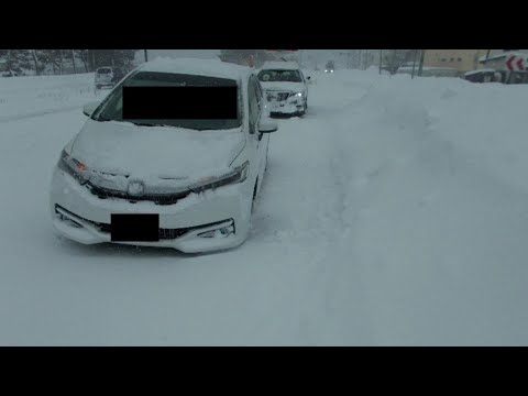 【またタイヤ脱落】「ガタガタという音がした」男性運転手が感じた違和感 北海道の国道で左前輪が外れ&hellip;車輪のボルト欠ける 3メートル先に転がるもケガ人なし (23/12/01 