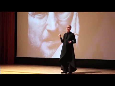 The art of being yourself | Caroline McHugh | TEDxMiltonKeynesWomen