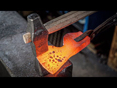 Forging a Carpenters Axe with 