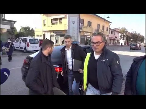 Il pap&amp;agrave; di Giulia torna dai carabinieri con in mano un computer