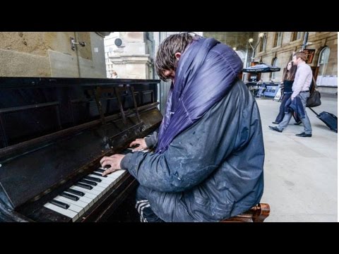 Homeless piano - Homeless piano man will make you cry compilation[Original+HD]