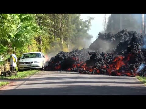 Dramatic timelapse footage shows lava engulfing car in Hawaii