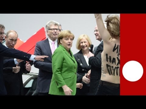 Les FEMEN face &agrave; Vladimir Poutine en Allemagne