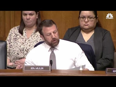 'Stand your butt up': GOP Sen. Mullin challenges Teamsters boss to fight at Senate hearing