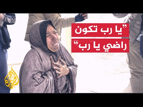 عائلة نازحة تُفجع باستشهاد معظم أفرادها إثر تعرض المنزل الذي نزحوا إليه للقصف في مخيم المغازي